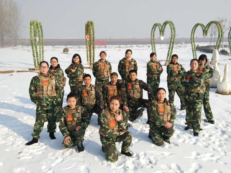  山西临汾战狼军事特训营：激情滑雪，尽在林乡