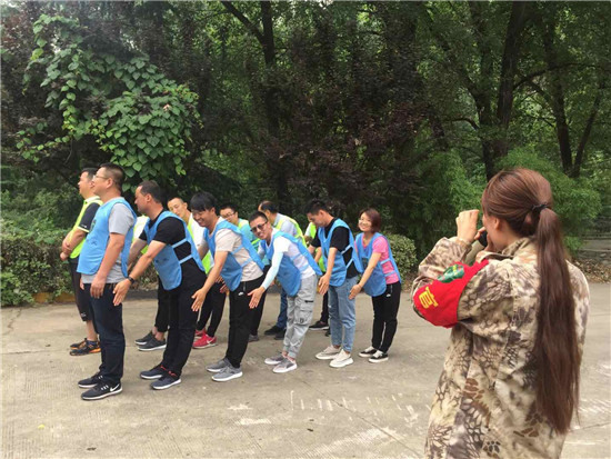 江华瑶亲子拓展_江华瑶真人cs拓展基地_江华瑶军事拓展