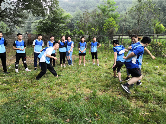 来凤团队拓展训练
