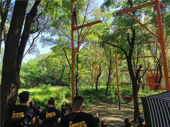 来凤户外拓展训练