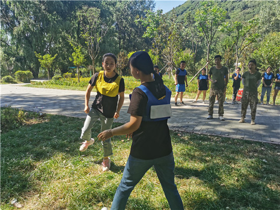 来凤户外拓展训练