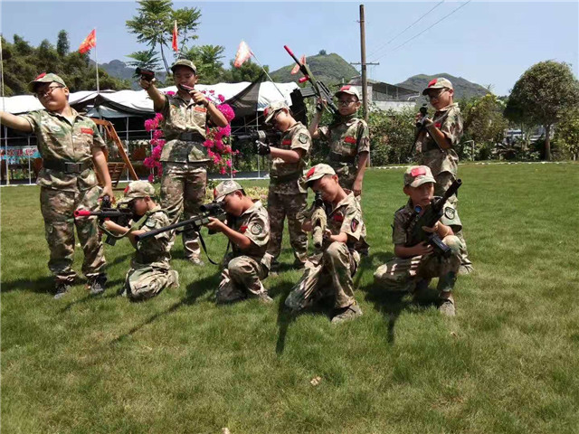 利川户外真人基地