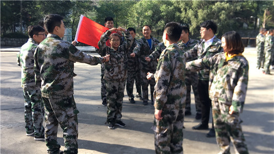 西安公司拓展训练,西安哪个农家乐可以做拓展训练,西安企业素质拓展训练