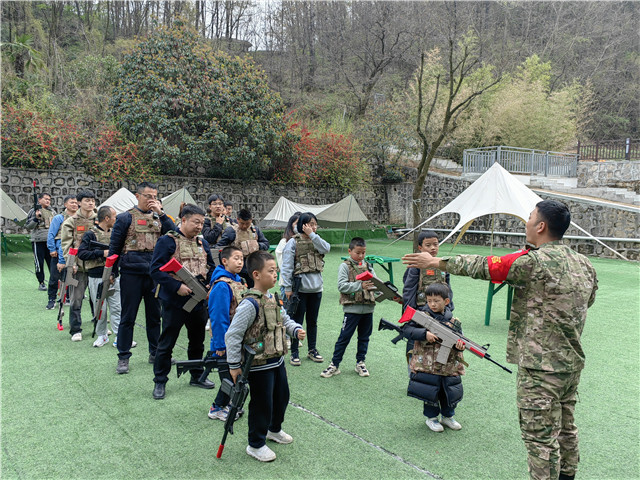 二连浩特户外拓展团建,二浩特适合青少年的拓展公司,二连浩特素质拓展训练